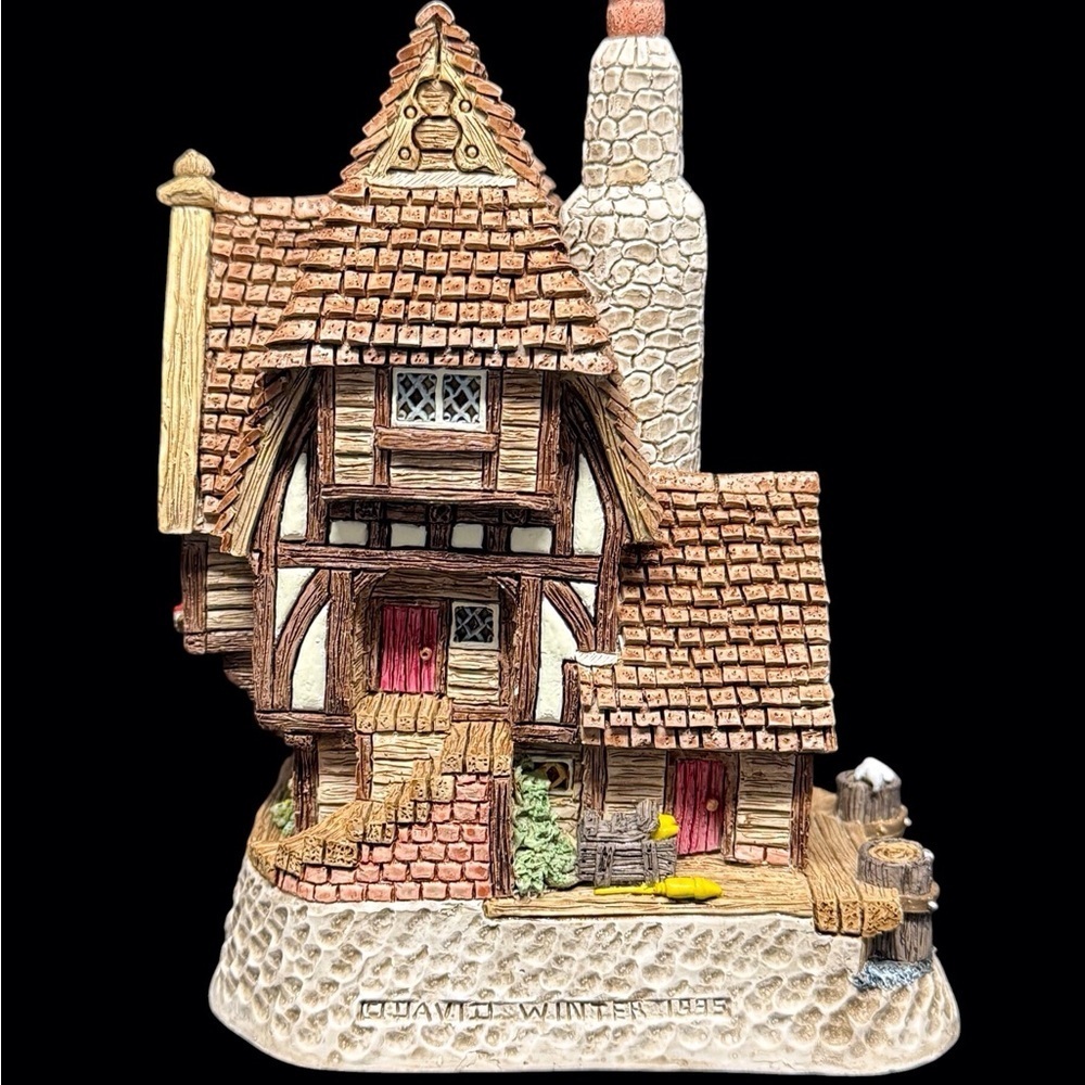 David Winter-Harbormaster’s Watch Tower Figurine Collectible Cottage- Brown/Tan - Picture 5 of 8